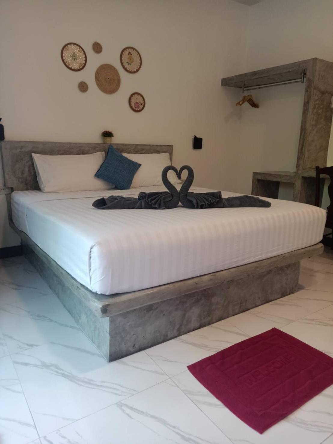 קו לנטה Phra Ae Apartments מראה חיצוני תמונה